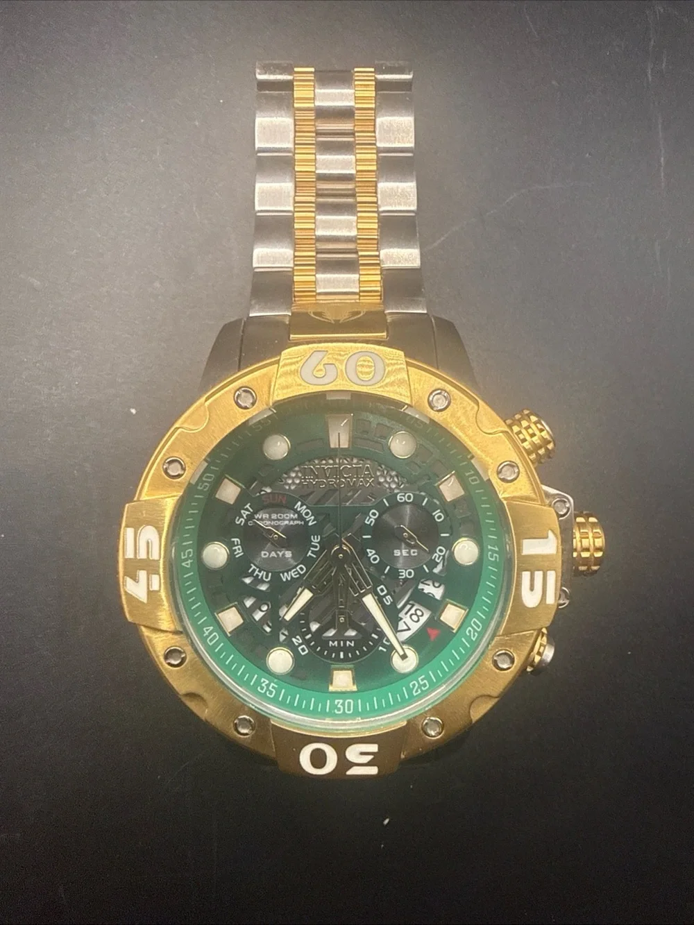 Invicta Hydromax Model 19574 mens watch NEW BATTERY!! Green Dial Goldtone